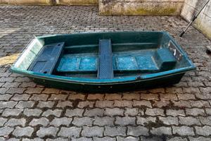 barca leggera per pesca 