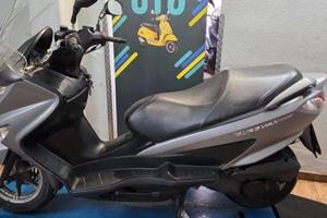 SUZUKI Burgman UH 200 burgman 200
