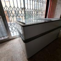 Freezer espositivo per surgelati