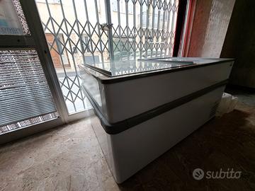 Freezer espositivo per surgelati