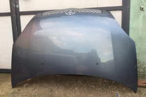 Toyota Yaris cofano fanali ruotino e altro