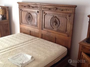 Camera in noce nazionale