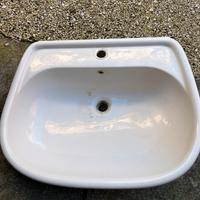 Lavabo di grandi dimensioni