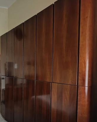 Camera da letto anni ’70 in legno