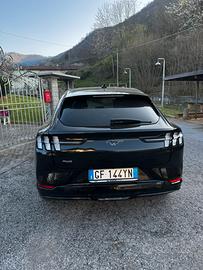 Mustang mach-e elettrica AWD