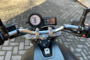 Ducati monster dark 600