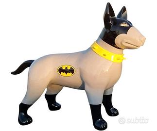 Statua bull terrier moderna batman in resina