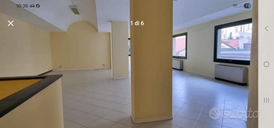 Locale commerciale per molteplici utlizzi