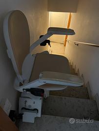 Montascale per anziani elettrico