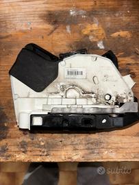 Serratura posteriore destra VW Polo 6r