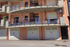 QUADRILOCALE CON GARAGE E CORTE PRIVATA