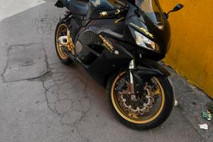 Honda cbr 1000 fireblade