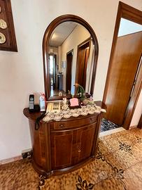 Mobiletto d’entrata con specchio