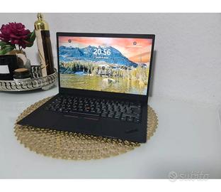 NOTEBOOK LENOVO X1 CARBON G6  I7-8650U 16GB RAM