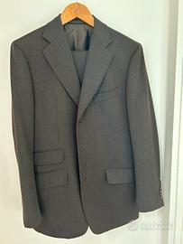 Abito da uomo marrone