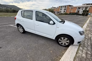 Dacia sandero unipro , pochi km