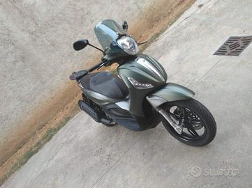 Piaggio Beverly 350 sport