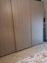 armadio a ante scorrevoli 