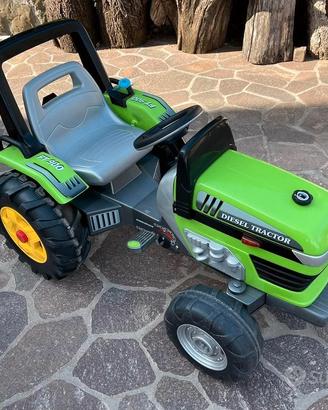 Trattore a pedali con rimorchio