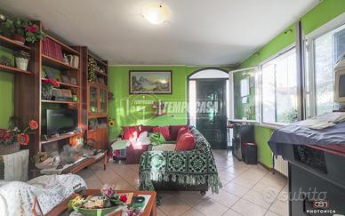 CASA INDIPENDENTE BIFAMILIARE CON GIARDINO, MANSAR