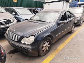 Ricambi per MERCEDES C220