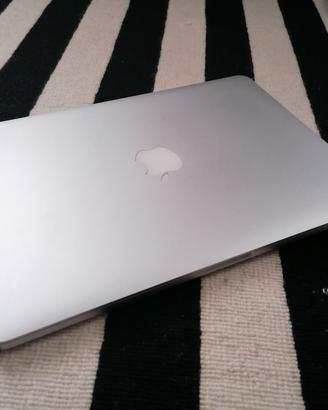 Apple Macbook Pro (Retina, 13-inch, 2015)