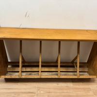 Mobile in legno antico.