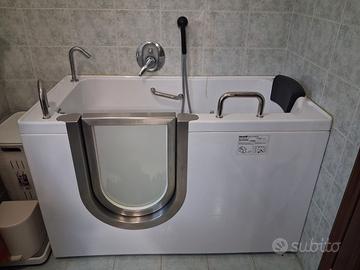 Vasca da bagno con accesso facilitato per anziani