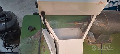 Banco lavoro con pulitrice e aspiratore con filtri