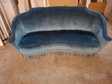 DIVANO IN VELLUTO BLU