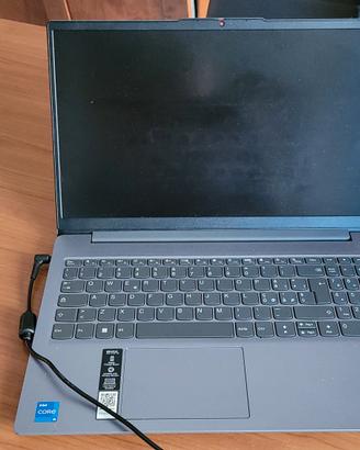 lenovo ideaPad Slim 3  15IAH8