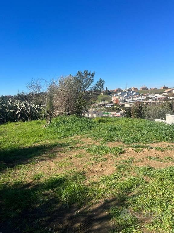 Terreno di 1389 m² a Roma - Vista 2