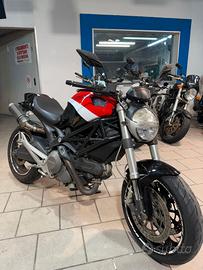 Ducati Monster 696
