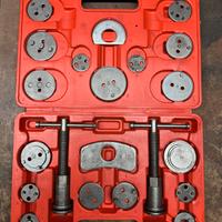 Kit arretratore pistoncini pinze freni