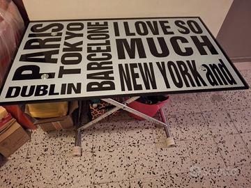 Tavolo con piano in vetro