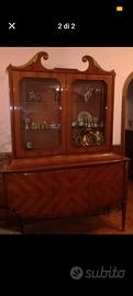 Mobile credenza in legno con cristalliera vintage 