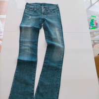 Jeans da donna marca Benetton