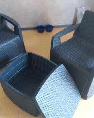 Poltrone in resina con cubo contenitore