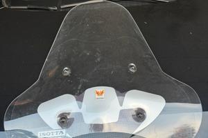 Parabrezza scooter marca Isotta