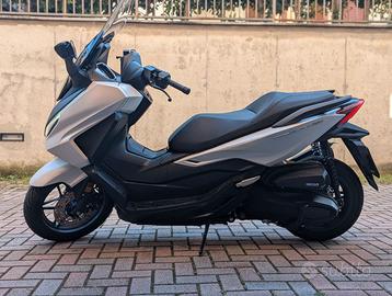 Honda Forza 350 11/2025