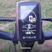 Bici mountain bike
elettrica con batteria al litio