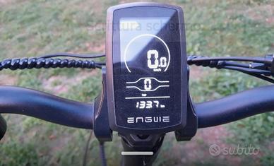 Bici mountain bike
elettrica con batteria al litio