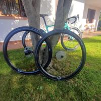 Velomann 33mm Shimano 105 Pirelli p0