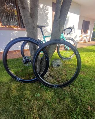 Velomann 33mm Shimano 105 Pirelli p0
