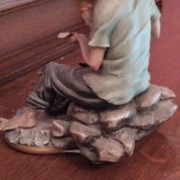 scultura in ceramica il pescatore 