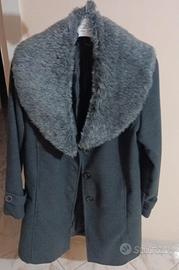 Cappotto in panno grigio scuro