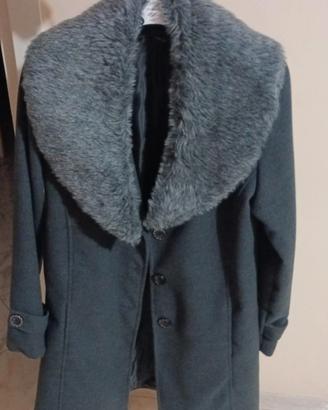 Cappotto in panno grigio scuro