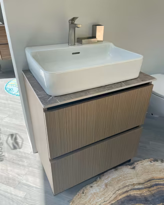 Composizione arredo bagno nuova da esposizione