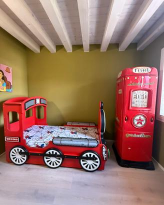 Letto e armadio con scrivania a treno bambino
