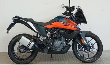 Moto KTM 390 Adventure come nuova